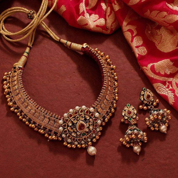 Jewellery For Your Saree Type.