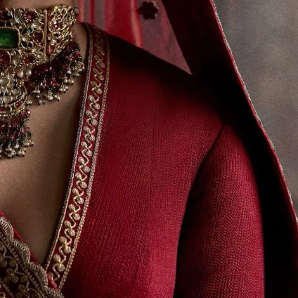 The Right Jewellery For Your Saree Colour.