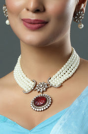 Nayaab Shahi Pearl Neckpiece