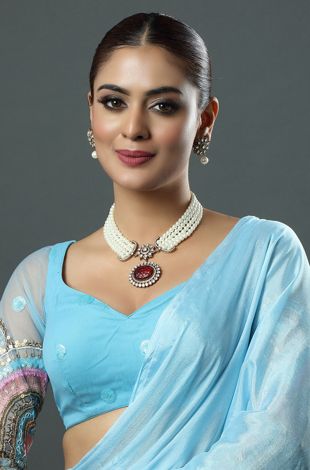 Nayaab Shahi Pearl Neckpiece
