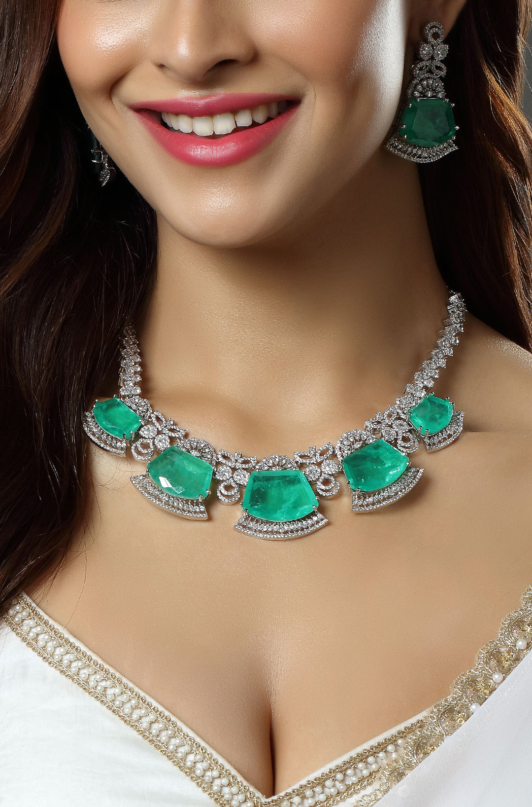 Green Dazzling Stones Antique Silver Plated Necklace
