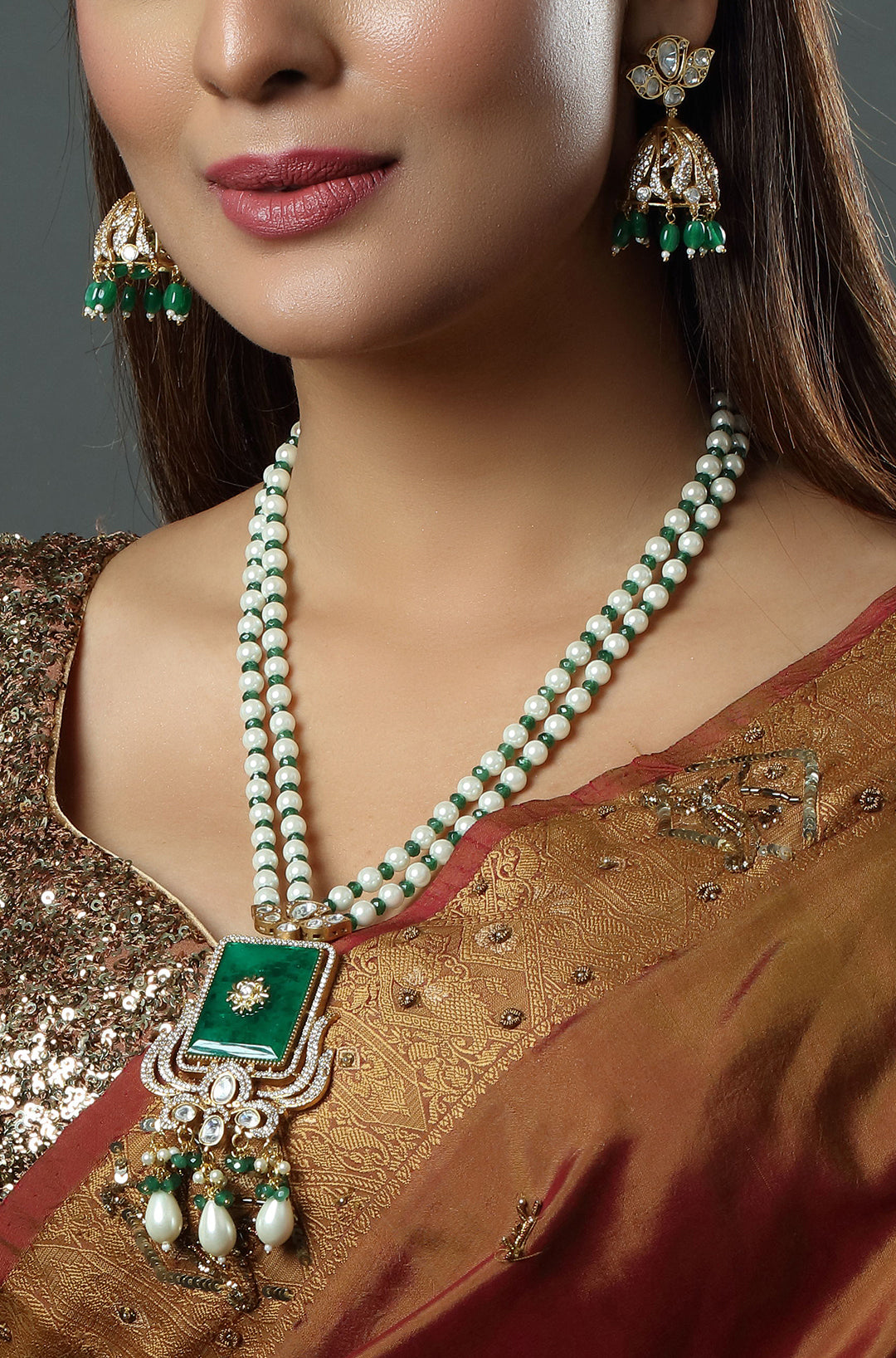 Aesthetic Pearl Necklace with Green Emerald Stone & Polki