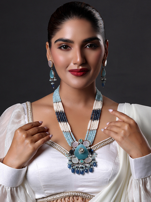 Blue Onyx Pendant With Beads Necklace