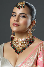 Sadiki Pachi Kundan Necklace with Maang Tika