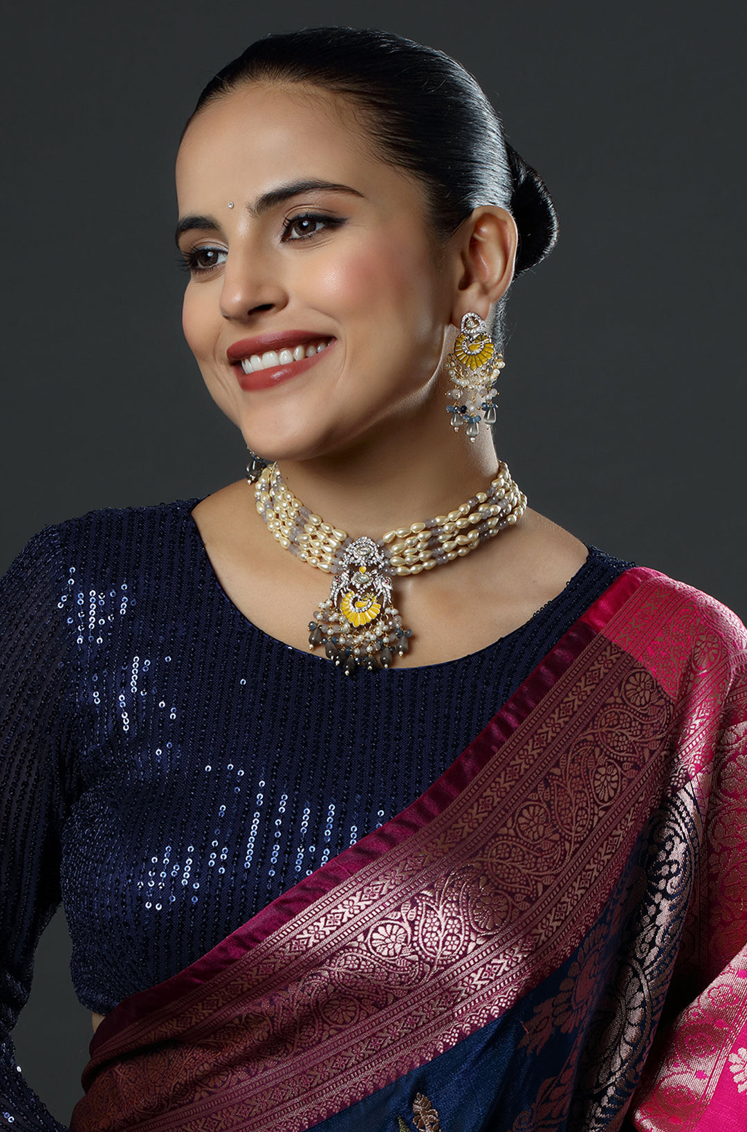 Grandiose Two Tone Choker With Earrings