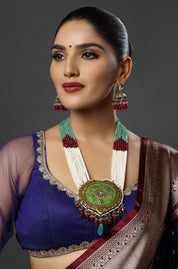 The Emerald Grandeur Hasli Lakh Necklace