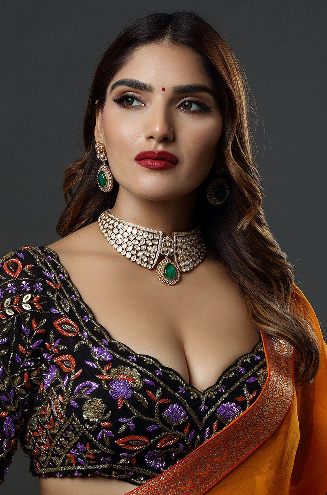 Emerald Radiance Choker Necklace