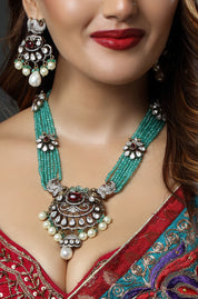 Maharani's Verdant Heart Necklace