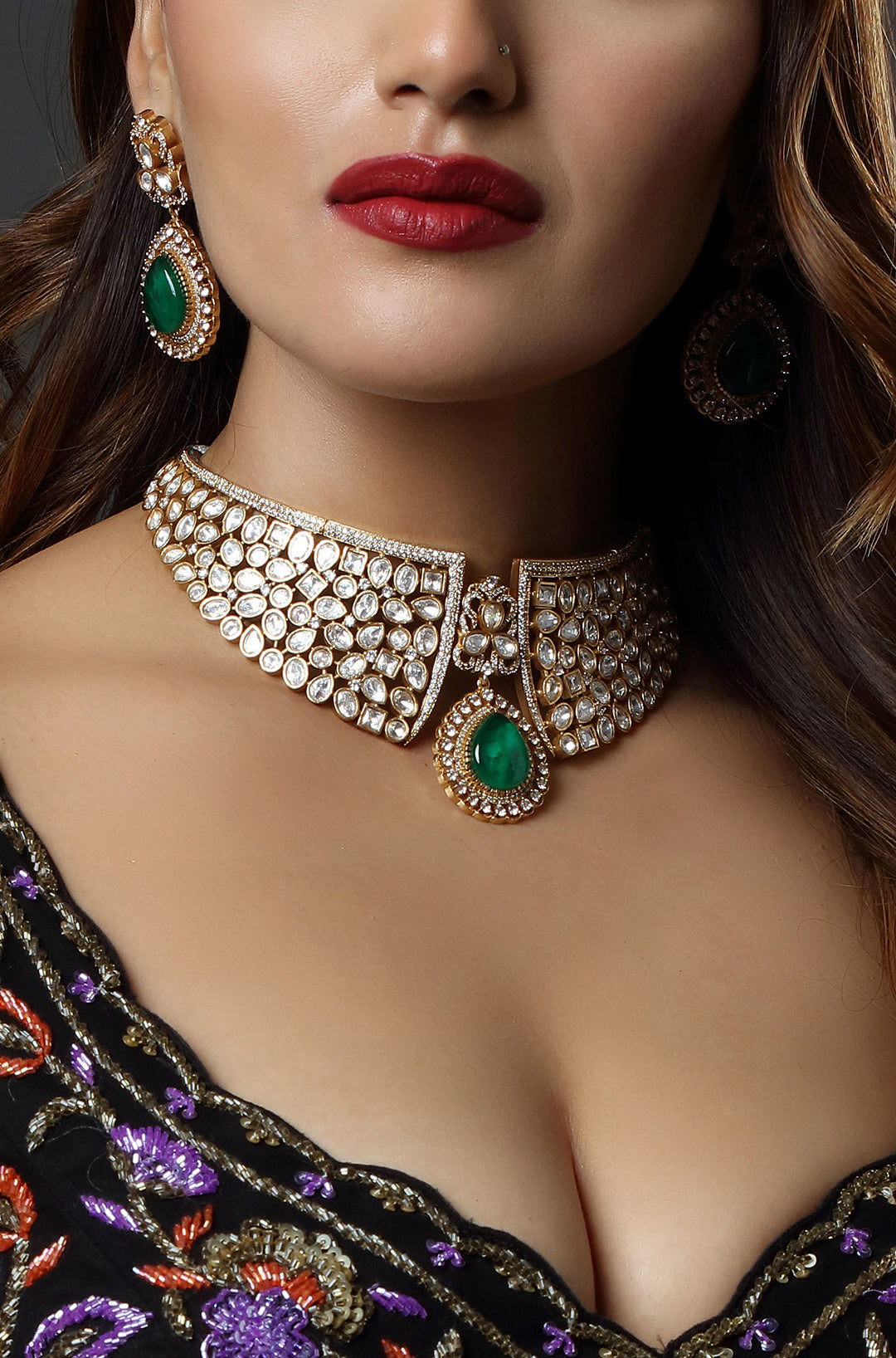 Emerald Radiance Choker Necklace