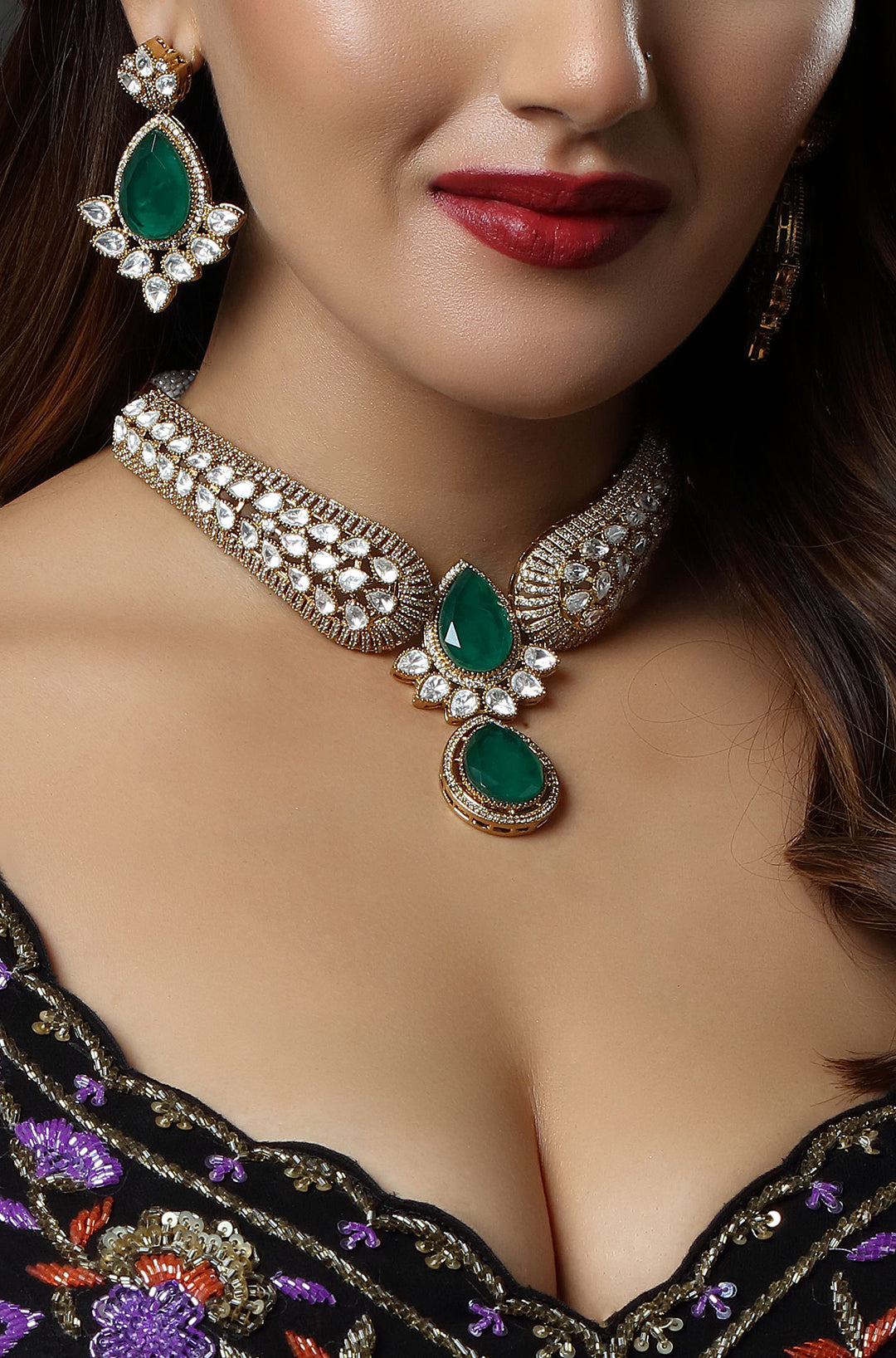 Regal Dewdrop Choker Necklace