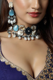Elegant Gold Finish Natural Carved Stone Necklace with Baroque Pearls