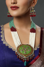 The Emerald Grandeur Hasli Lakh Necklace