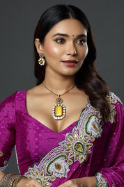 Tiger Emblem Modern Necklace Set