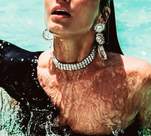 What to Do with Your Jewellery Before a Rainy Day Out