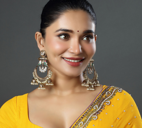 Dazzling Bridal Jhumkas