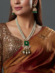 Aesthetic Pearl Necklace with Green Emerald Stone & Polki