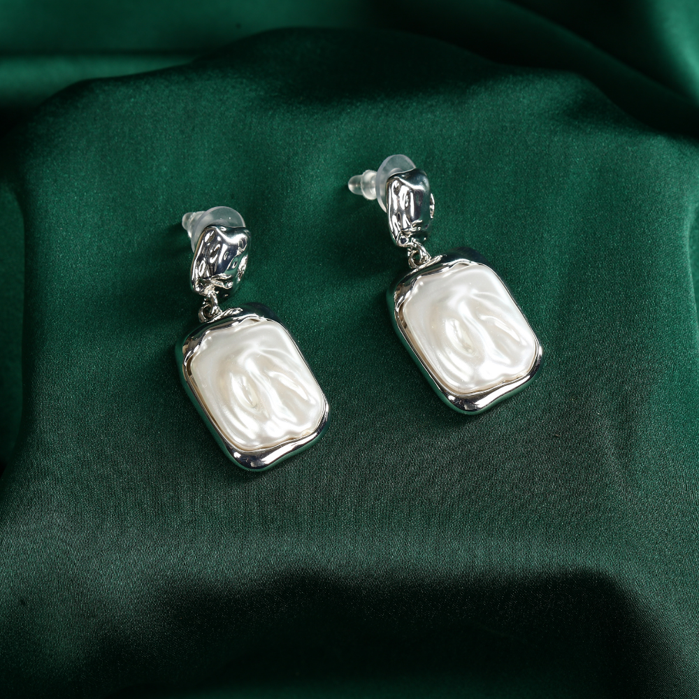 Silver Plated Baroque Molten Pearl Earring