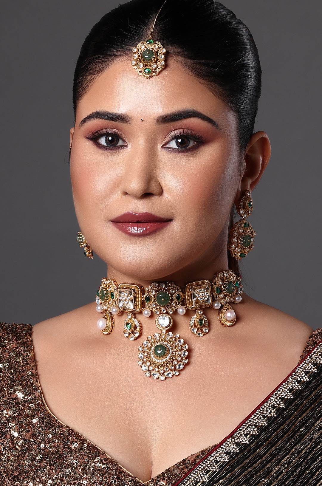 Royal Emerald Kundan Choker Set