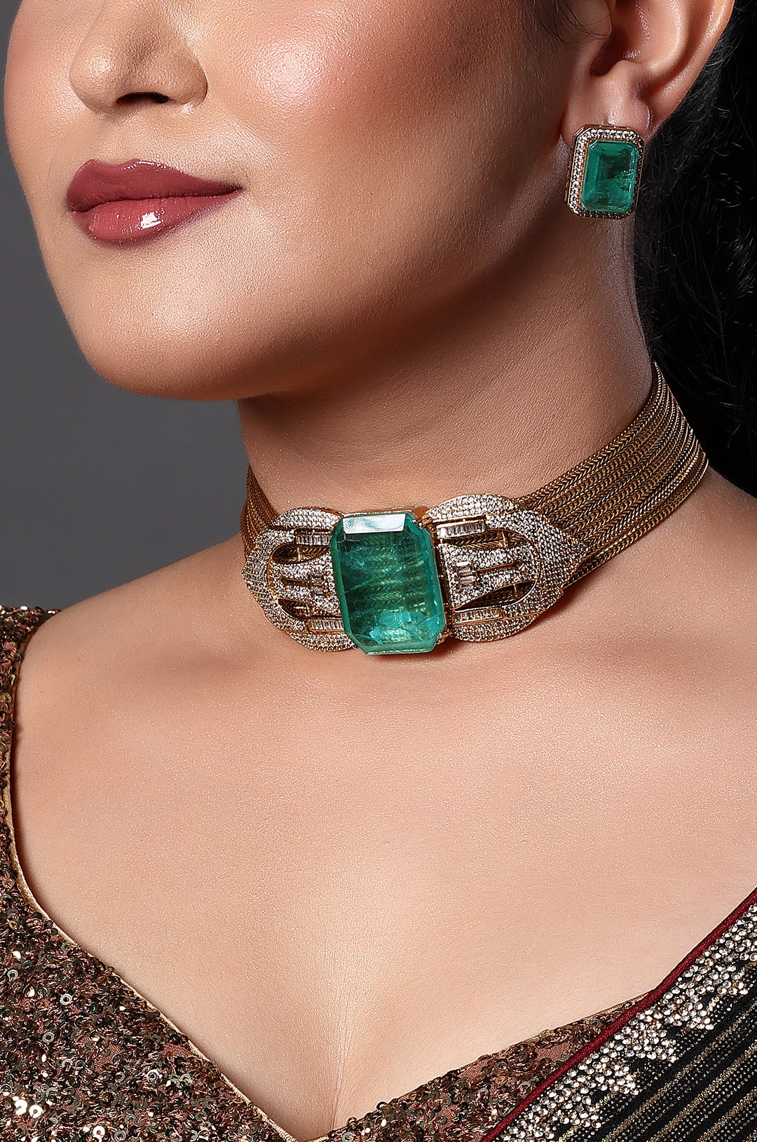Emerald Statement Choker with Diamond Finish