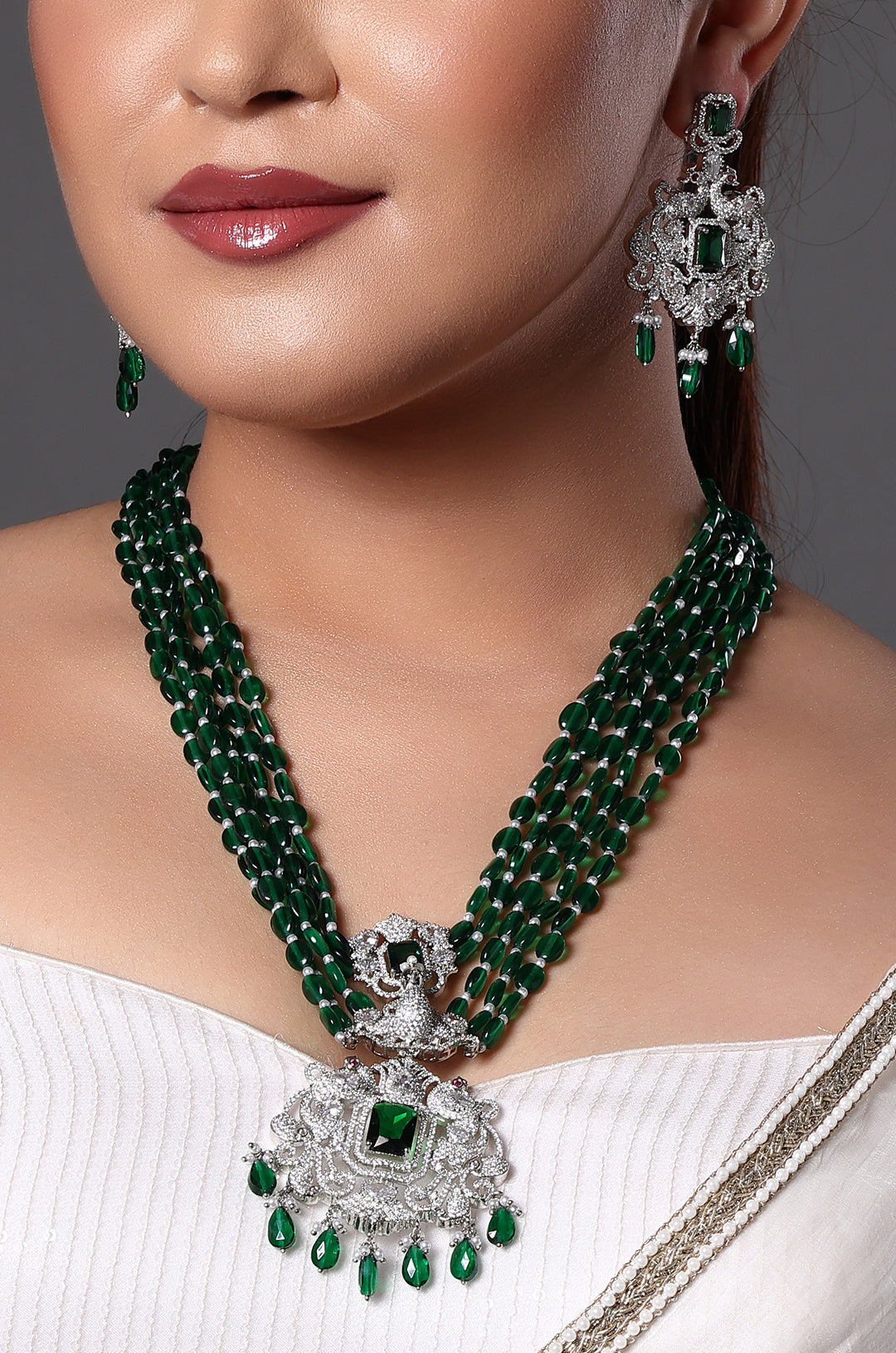 Emerald Green Beaded Necklace with Diamond Pendant