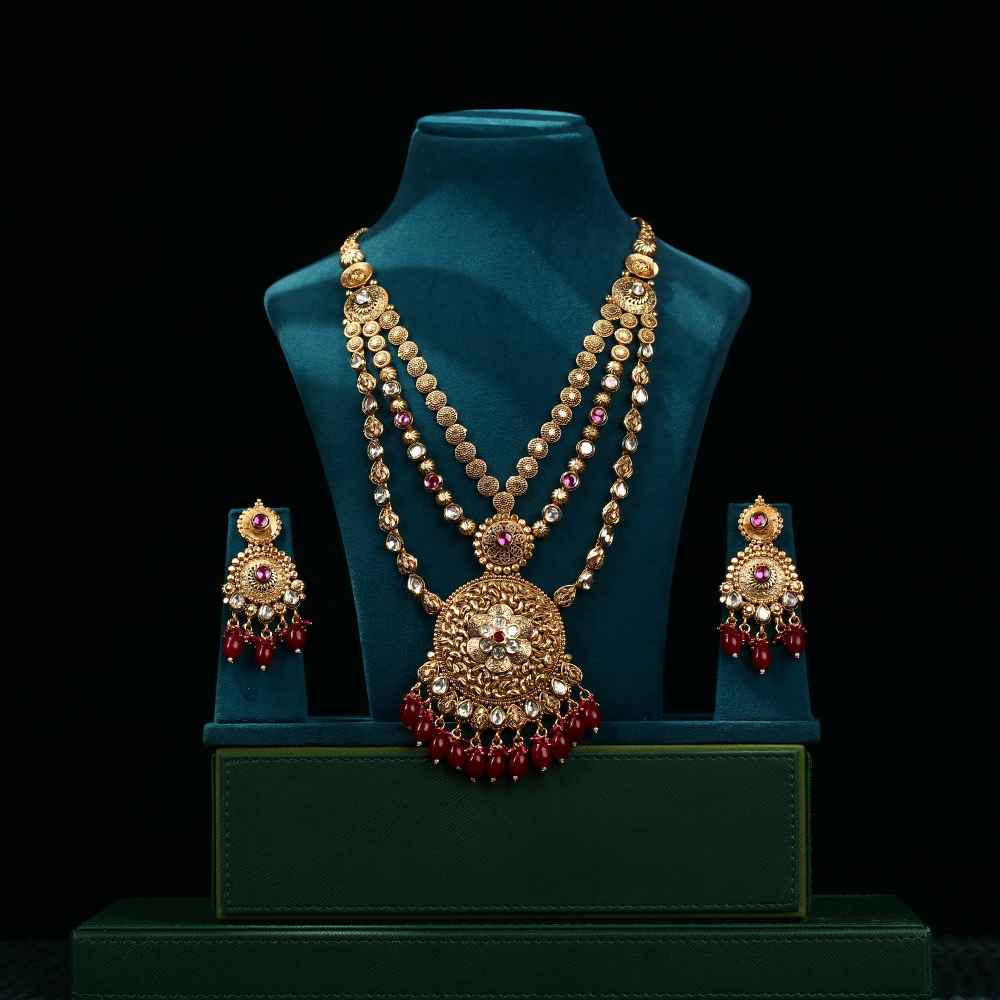 Maharani Style Gold Necklace Set