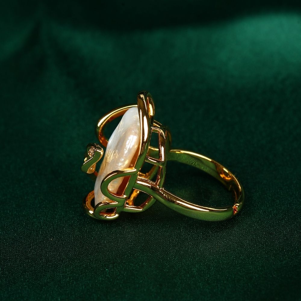 Beautifully crafted Baroque Pearl Finger Ring