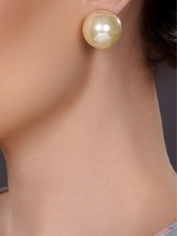 Oversized Pearl Earring