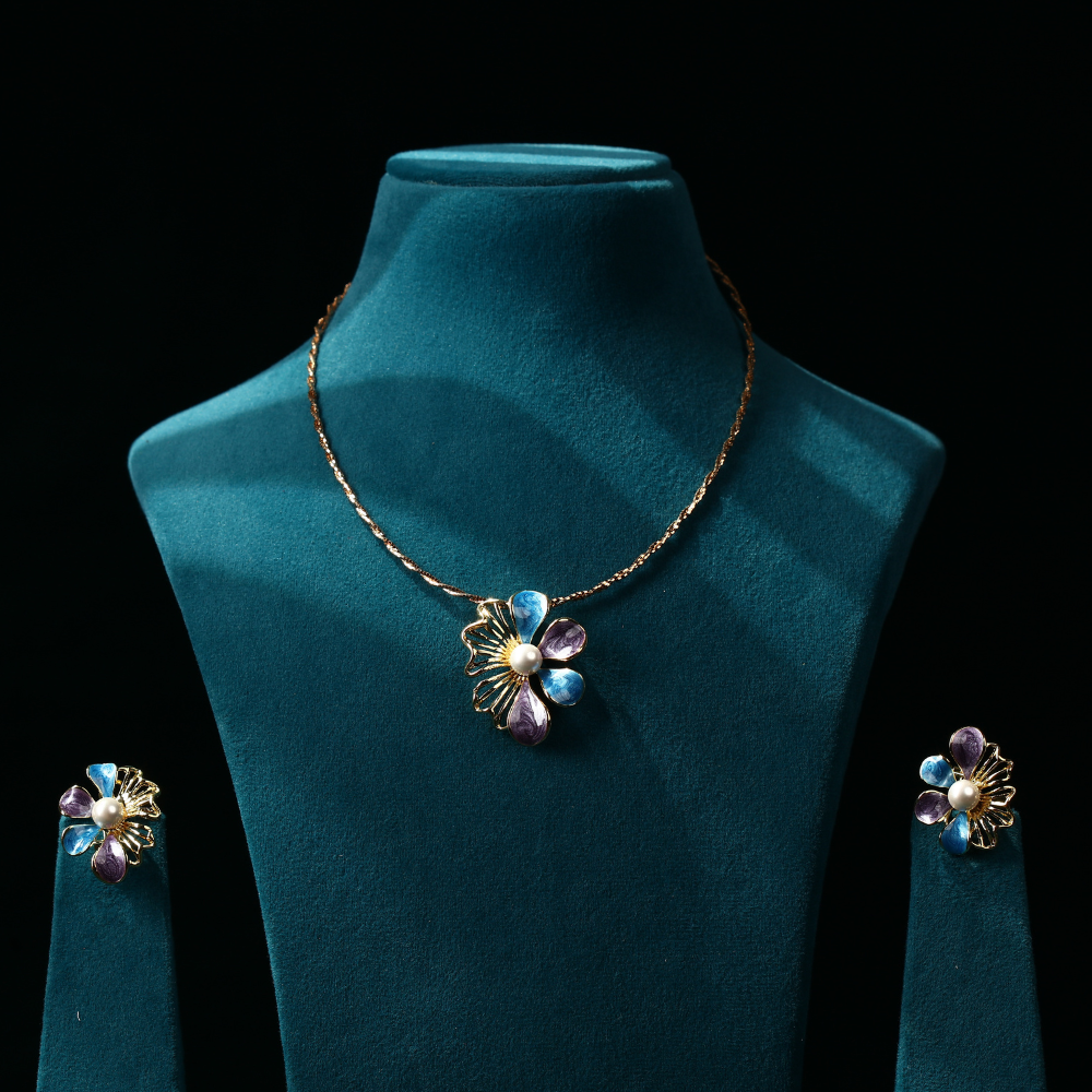 Flower Pendant With Braided Gold Necklace