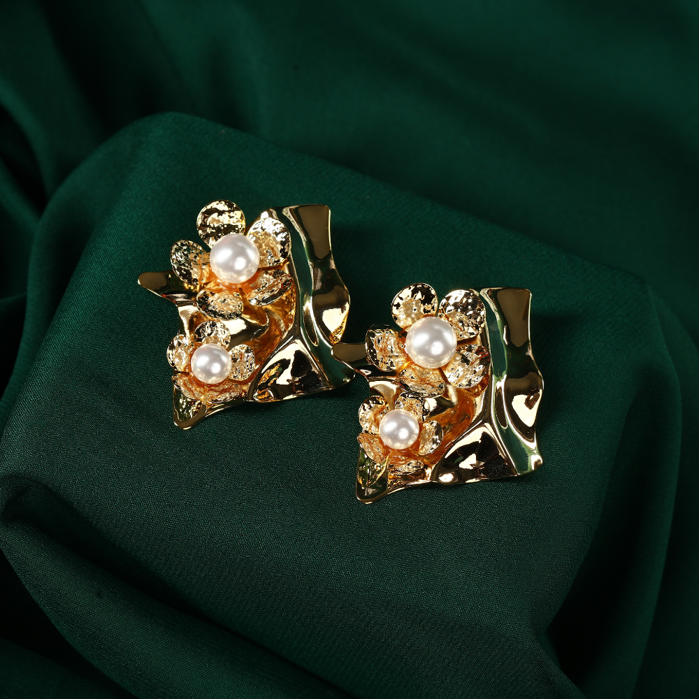 Gold Plated Asymmetrical with Pearl Flower Stud Earring