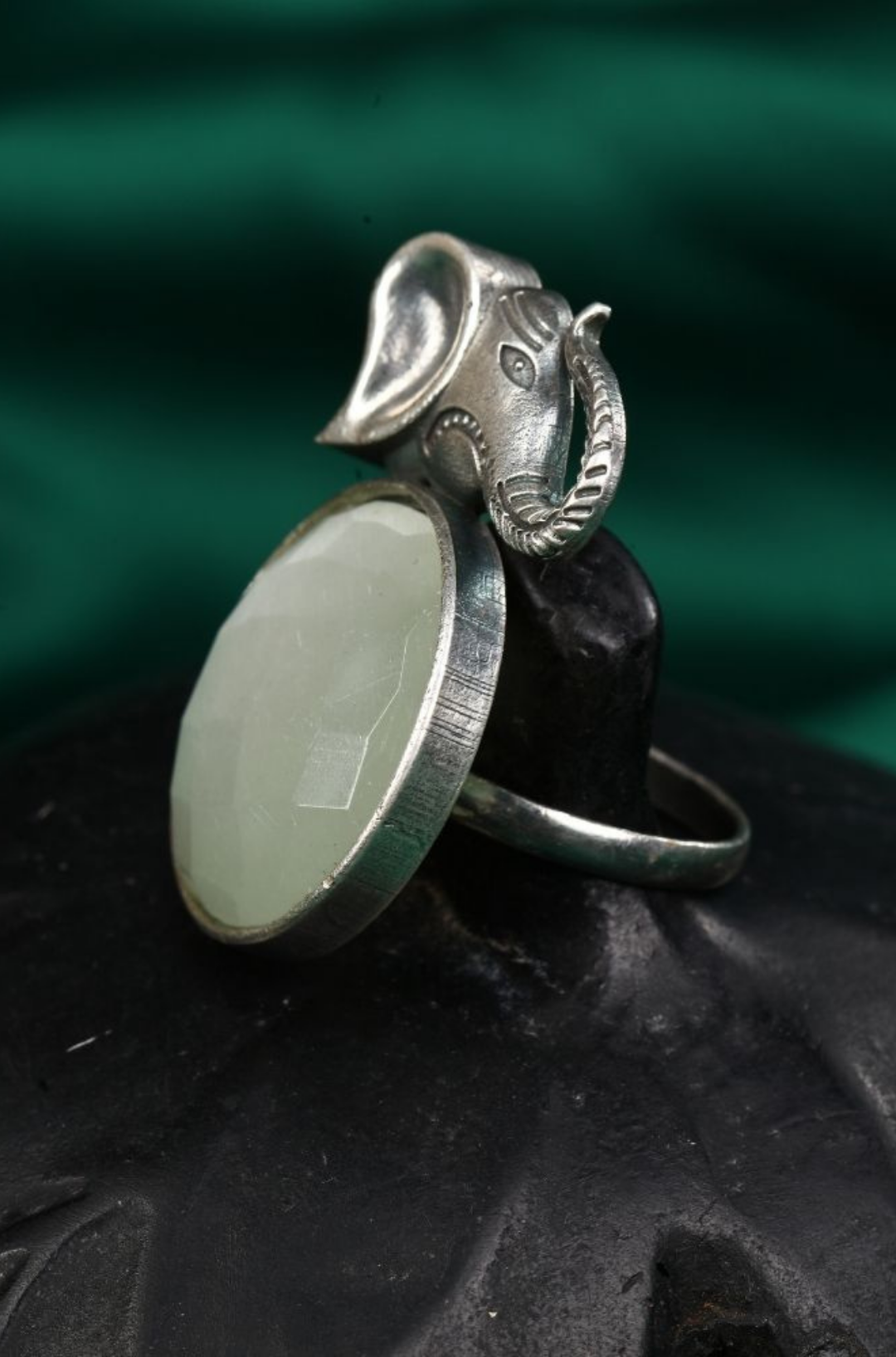 Vintage Solid Sterling Silver Elephant Stone Ring