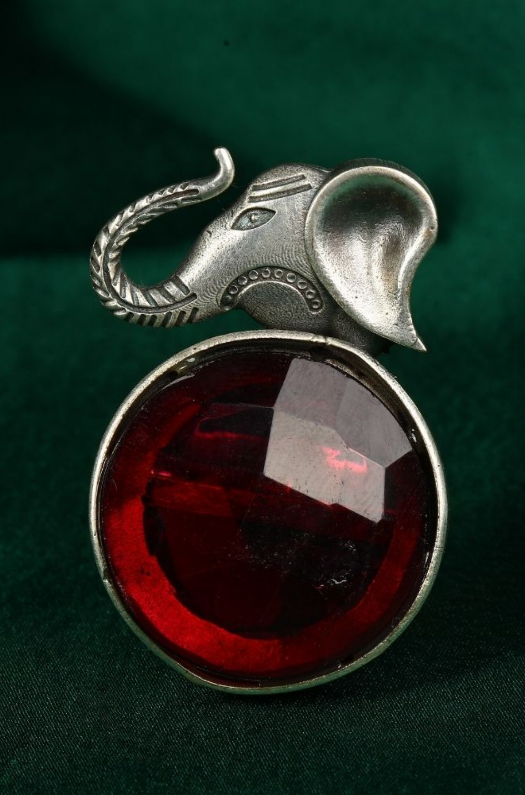 Vintage Solid Sterling Silver Elephant Stone Ring