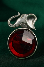 Vintage Solid Sterling Silver Elephant Stone Ring