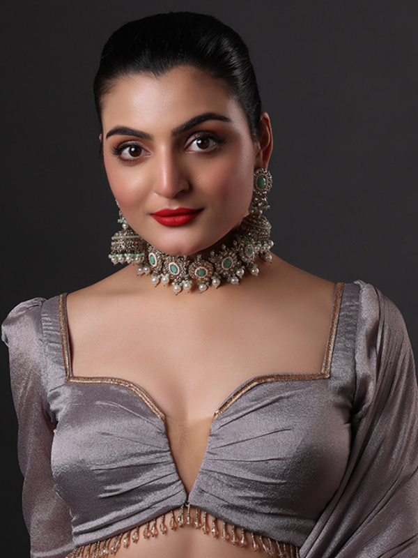Gold-Plated & White Kundan & Pearls Studded Choker Necklace