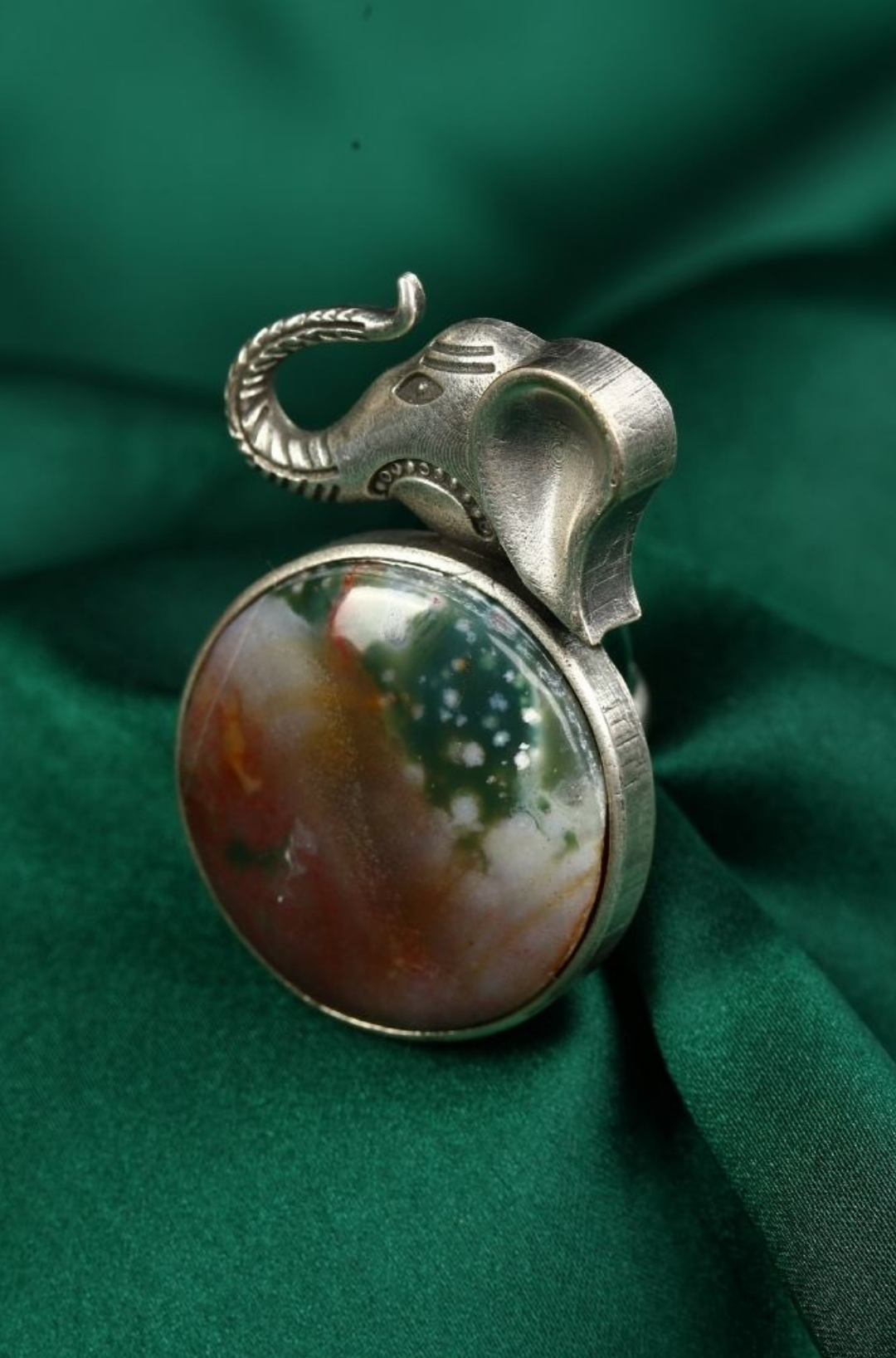 Vintage Solid Sterling Silver Elephant Stone Ring
