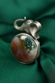 Vintage Solid Sterling Silver Elephant Stone Ring