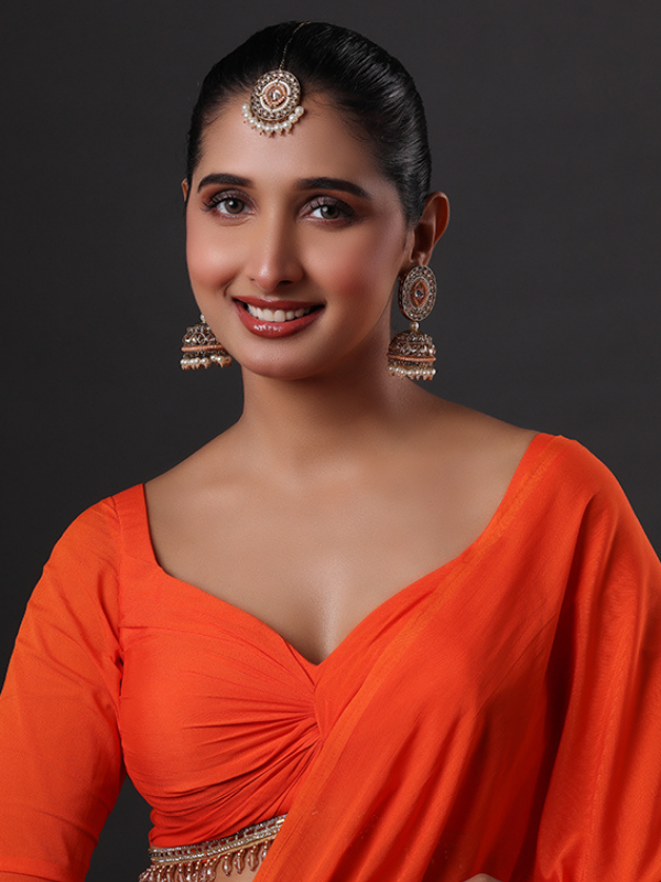 Gold-Plated Kundan-Studded Jhumka Earrings with Maang Tikka