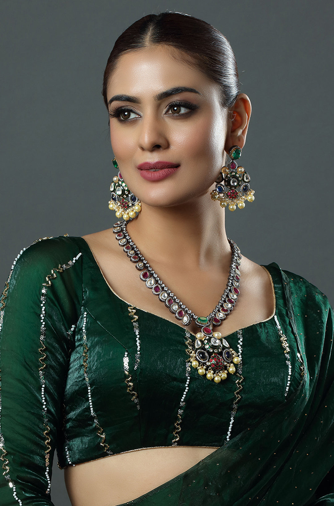 Navratna Royale Pendant Necklace Set