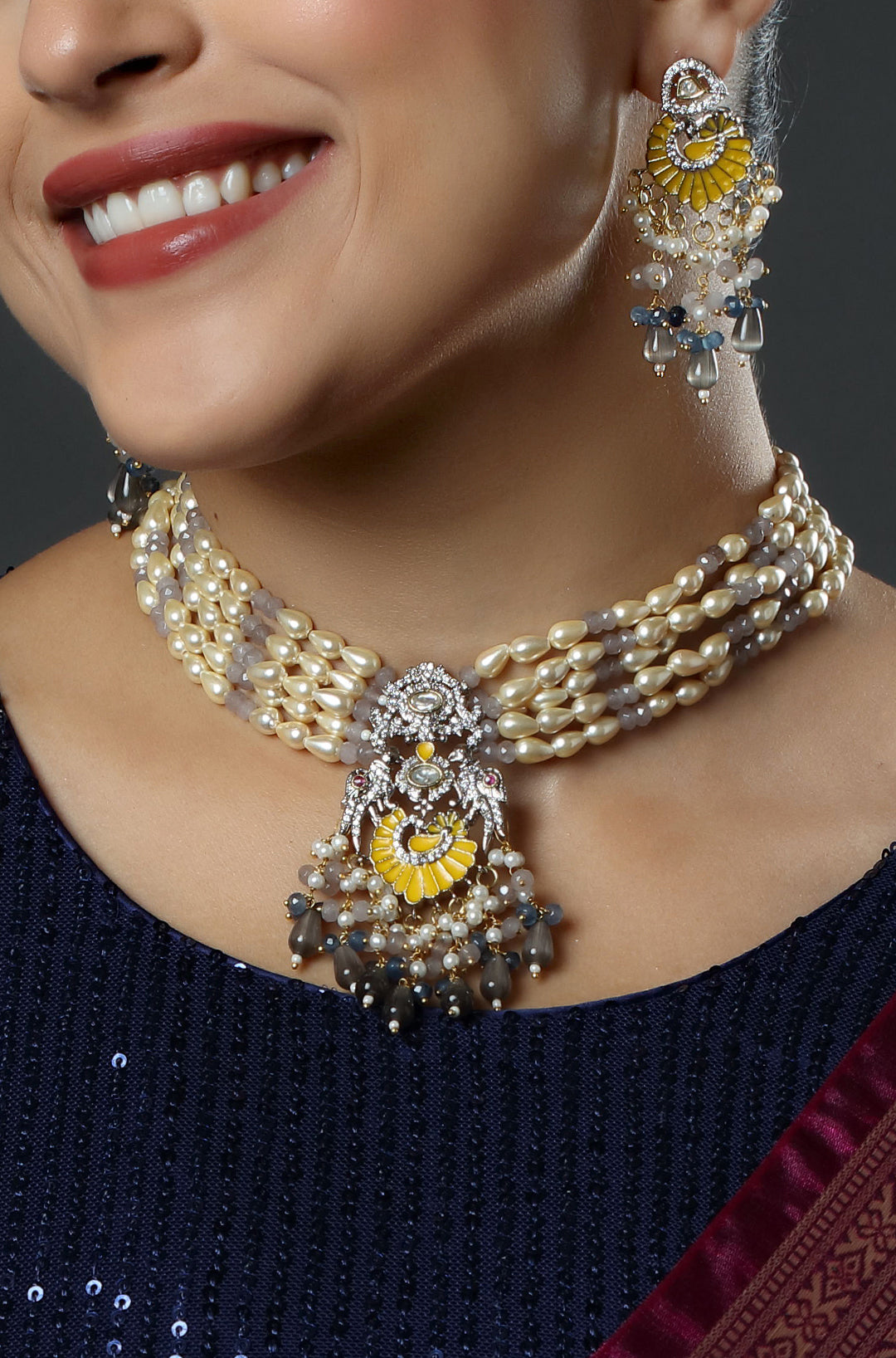 Grandiose Two Tone Choker With Earrings