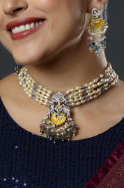 Grandiose Two Tone Choker With Earrings