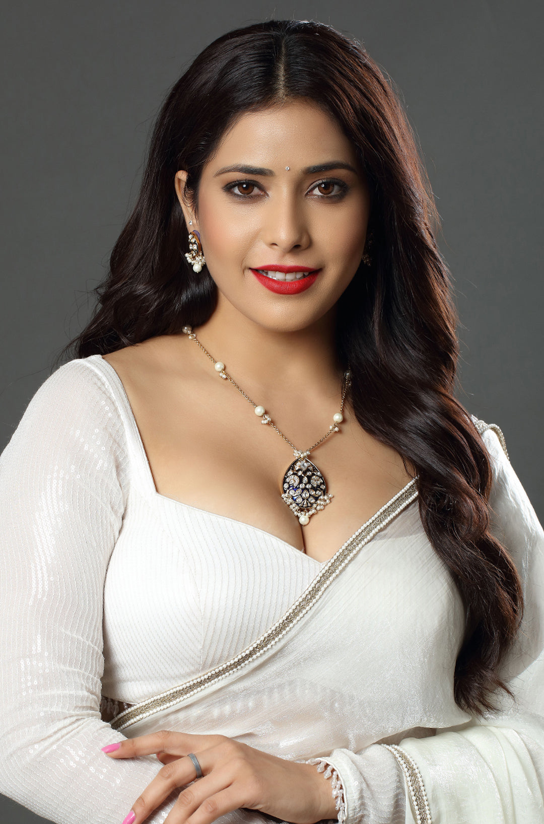 Tarang Panna Pendant with Moti Necklace