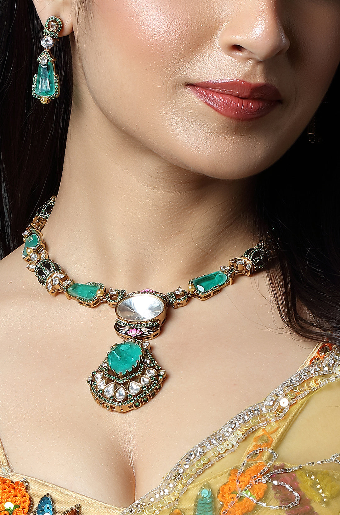 Emerald Kundan Drop Pendant Necklace Set