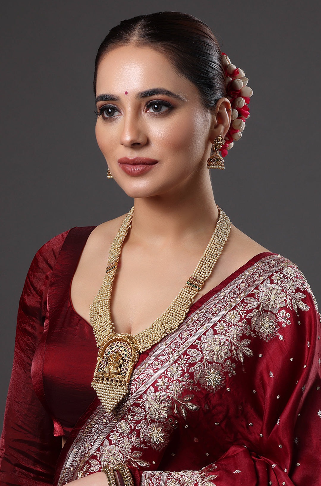 Temple Pearl Haar with Goddess Pendant