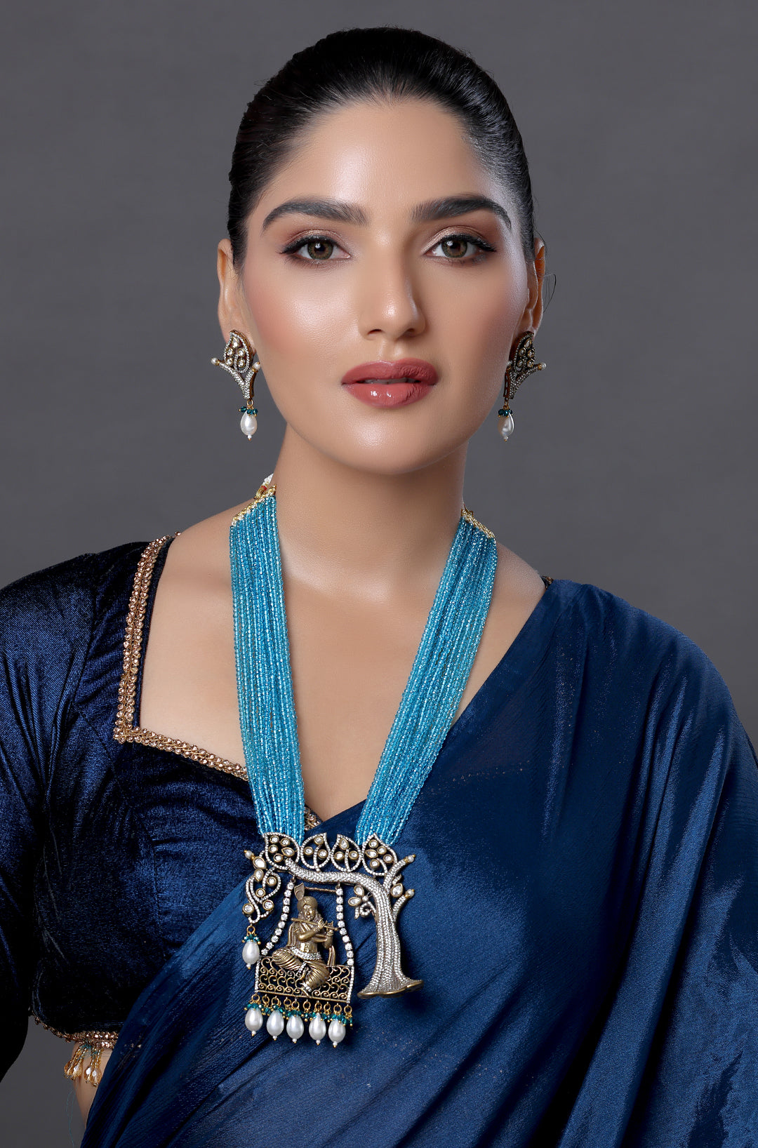 Sadiki Pachi Kundan Necklace with Maang Tika