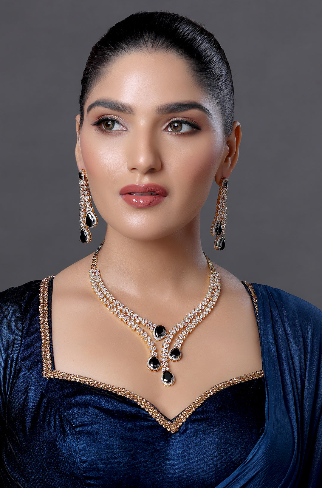 Cocktail Style Diamond Necklace Set
