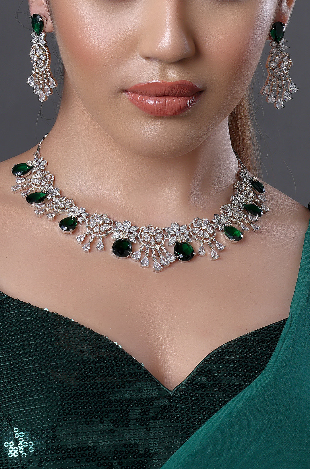 Diamond Necklace with Flower Pattern Necklace Set