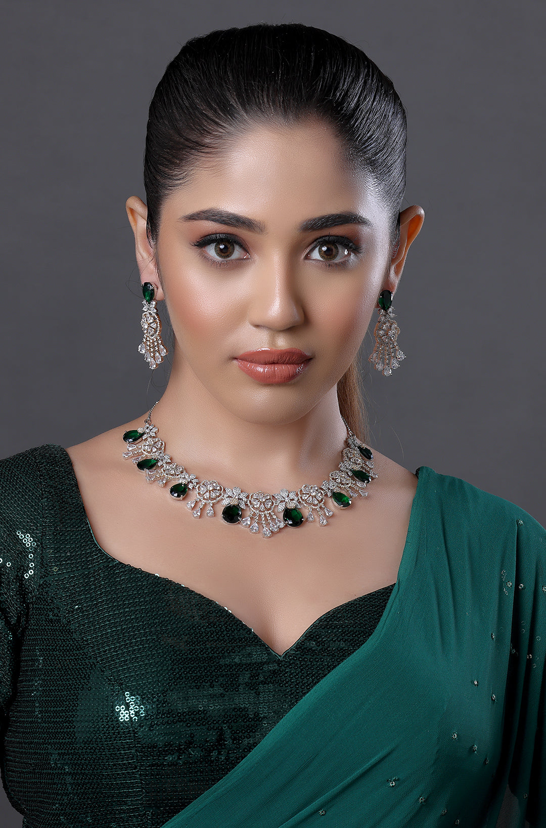 Diamond Necklace with Flower Pattern Necklace Set