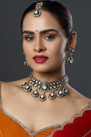 The Emerald and Kundan Choker Necklace