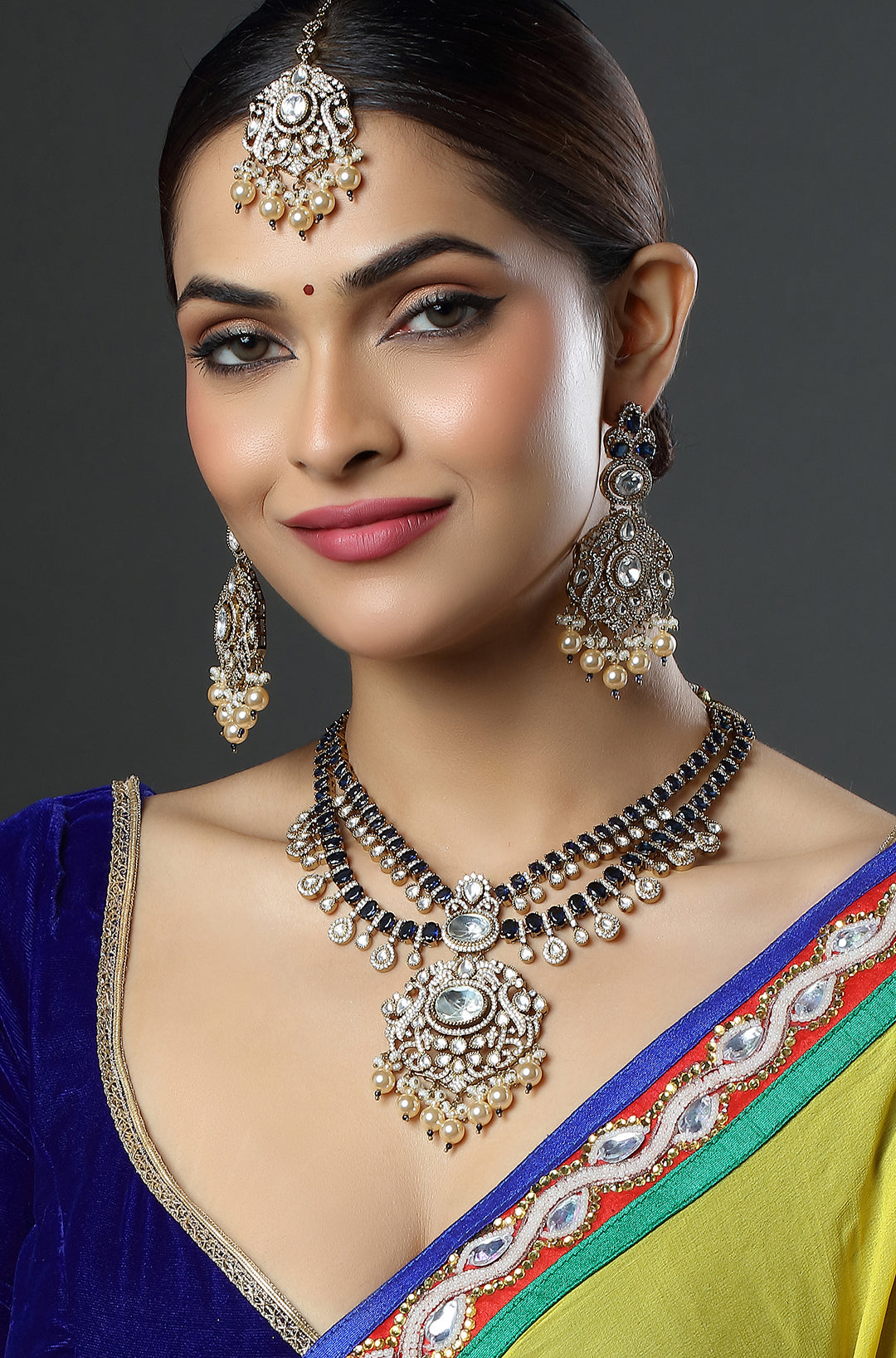 The Regal Blue and White Necklace