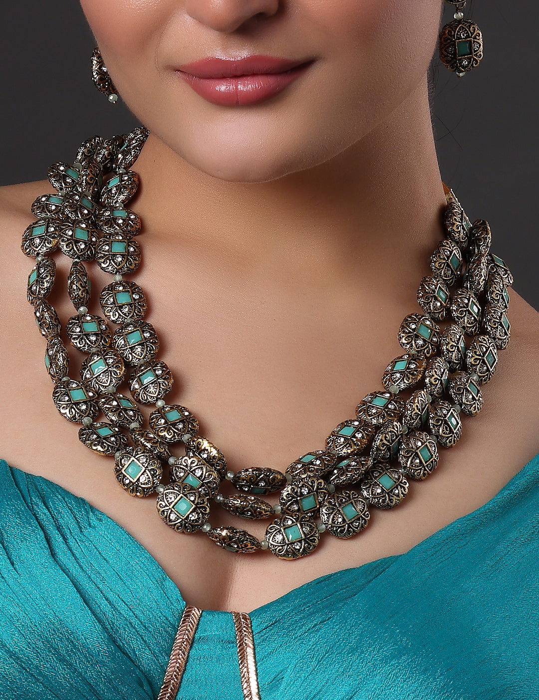 SHELLYJEWELLERYSHOOT_2025_02_2216523_11187f40-5617-4573-8327-9ee854ee48ac.jpg