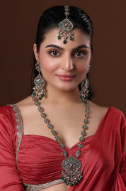 Green Polki Pendant Necklace with Maang Tika